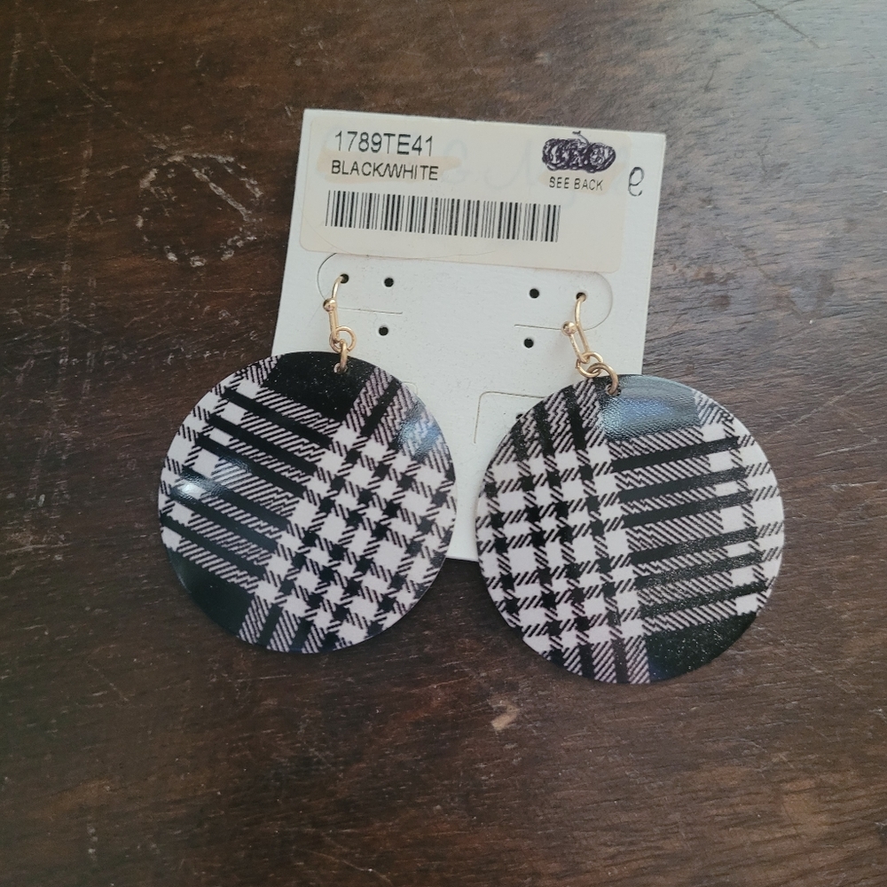 NEW Black & White Plaid Metal Earrings